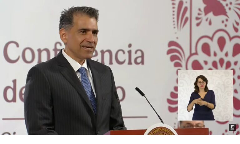 773778151-am_mananera2